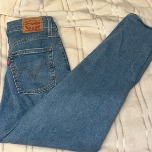 Levi jeans